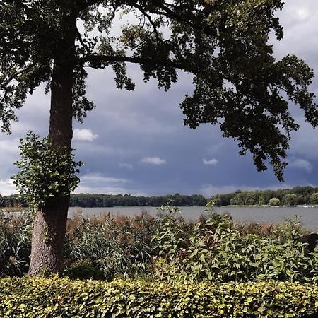 Bungalow Idylle Am See Neuruppin Bagian luar foto