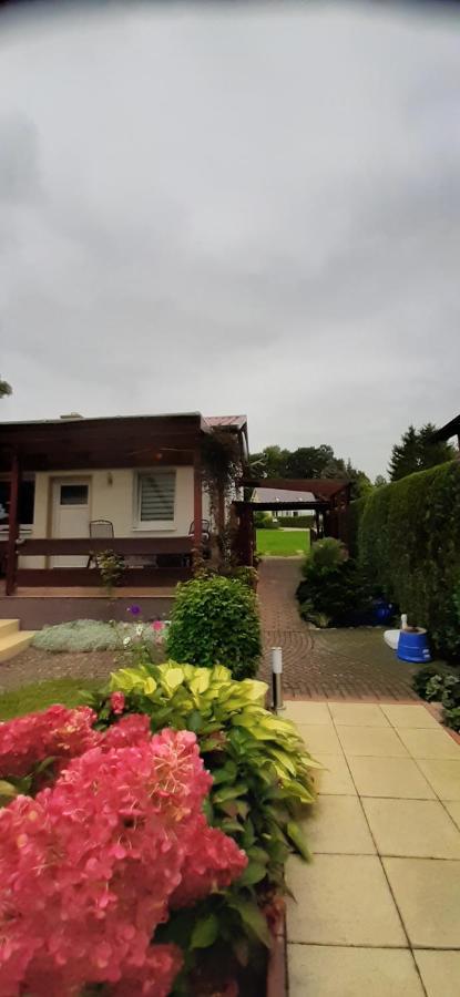 Bungalow Idylle Am See Neuruppin Bagian luar foto