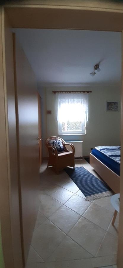 Bungalow Idylle Am See Neuruppin Bagian luar foto