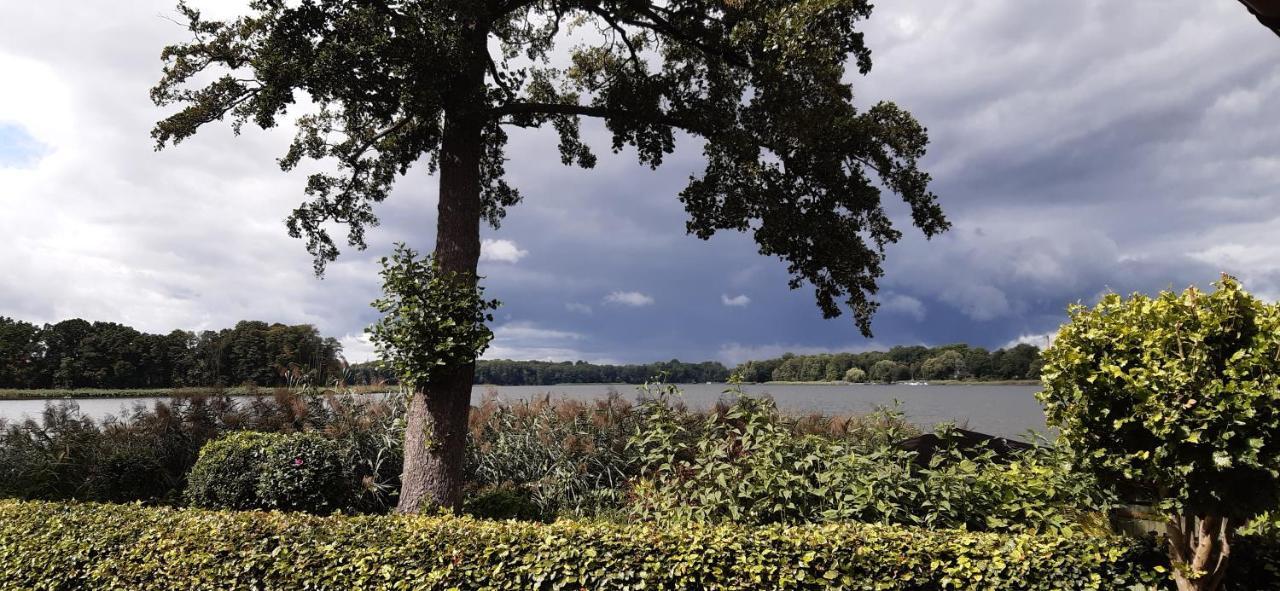 Bungalow Idylle Am See Neuruppin Bagian luar foto